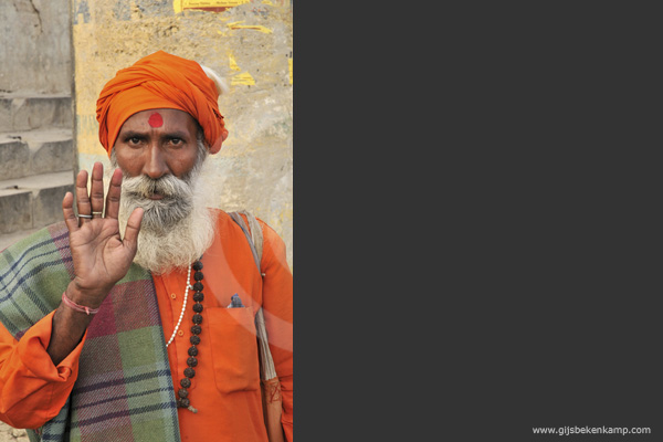 India02
